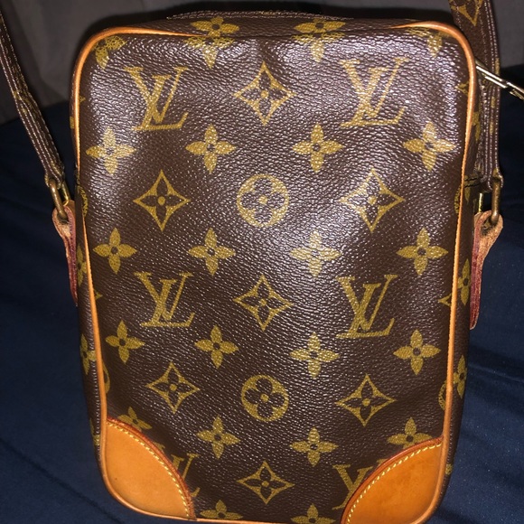 Louis Vuitton Danube Crossbody Bag - Picture 3 of 16